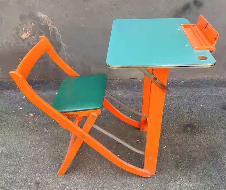 scrivania con sedia per bambini