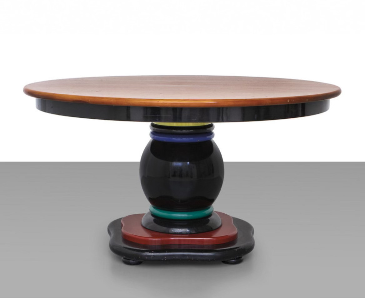 tavolo in legno colorato