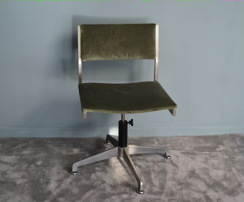sedie regolabili in metallo e velluto