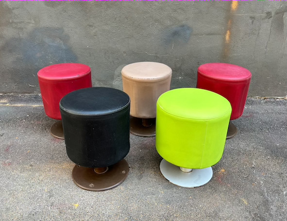 10 pouf colorati