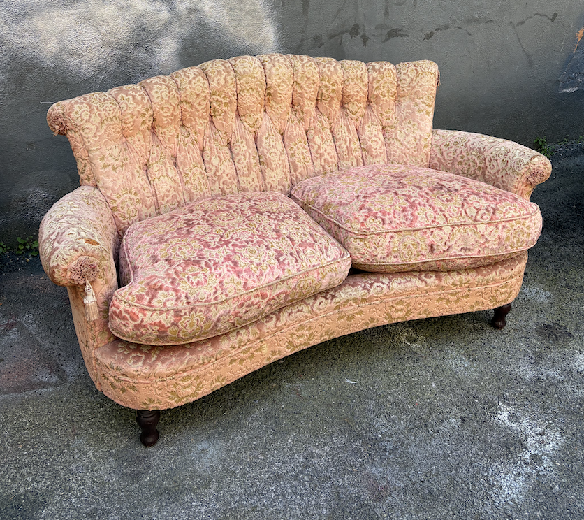 set di divani vintage con tessuto damascato rosa 1940s