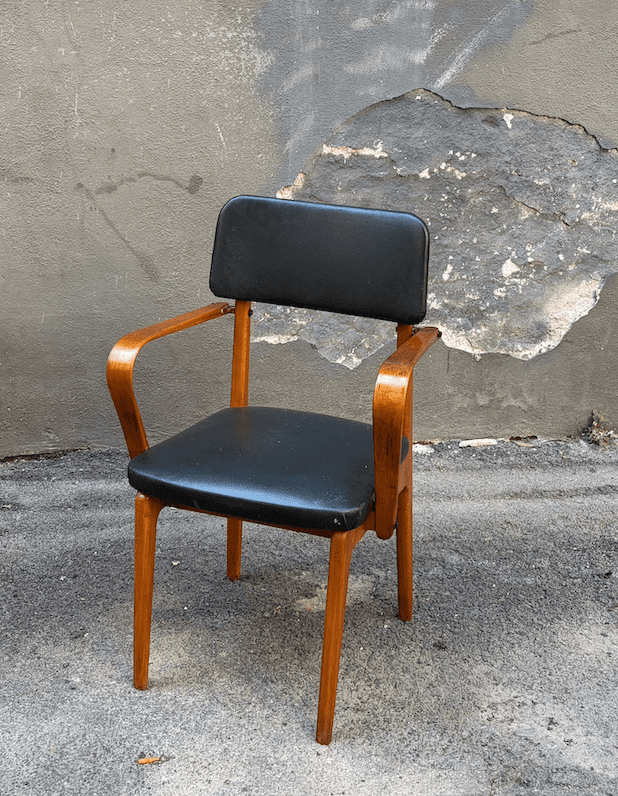 sedia in legno e pelle